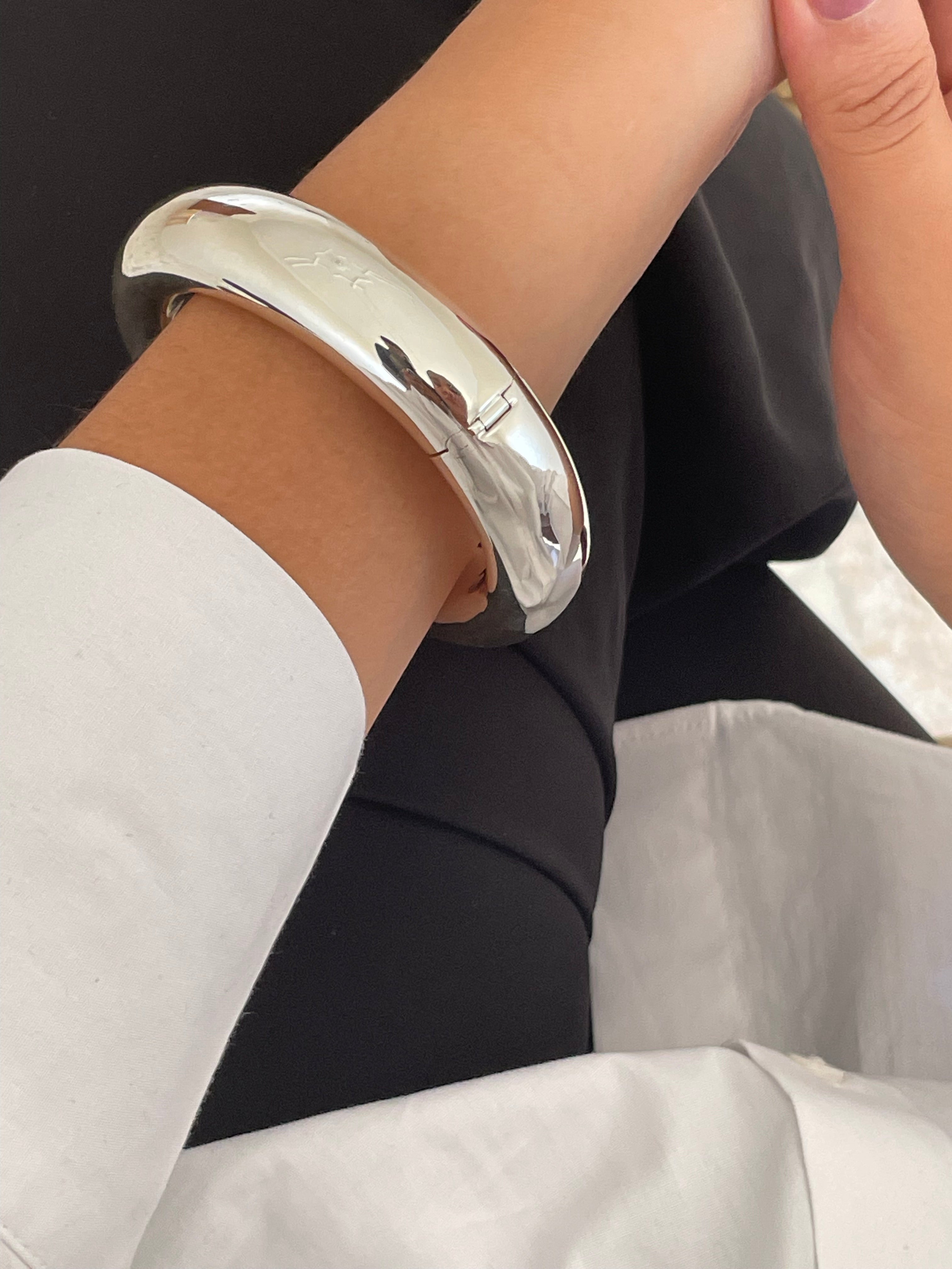 Sterling Silver Round Hinged Doughnut Bangle Bracelet