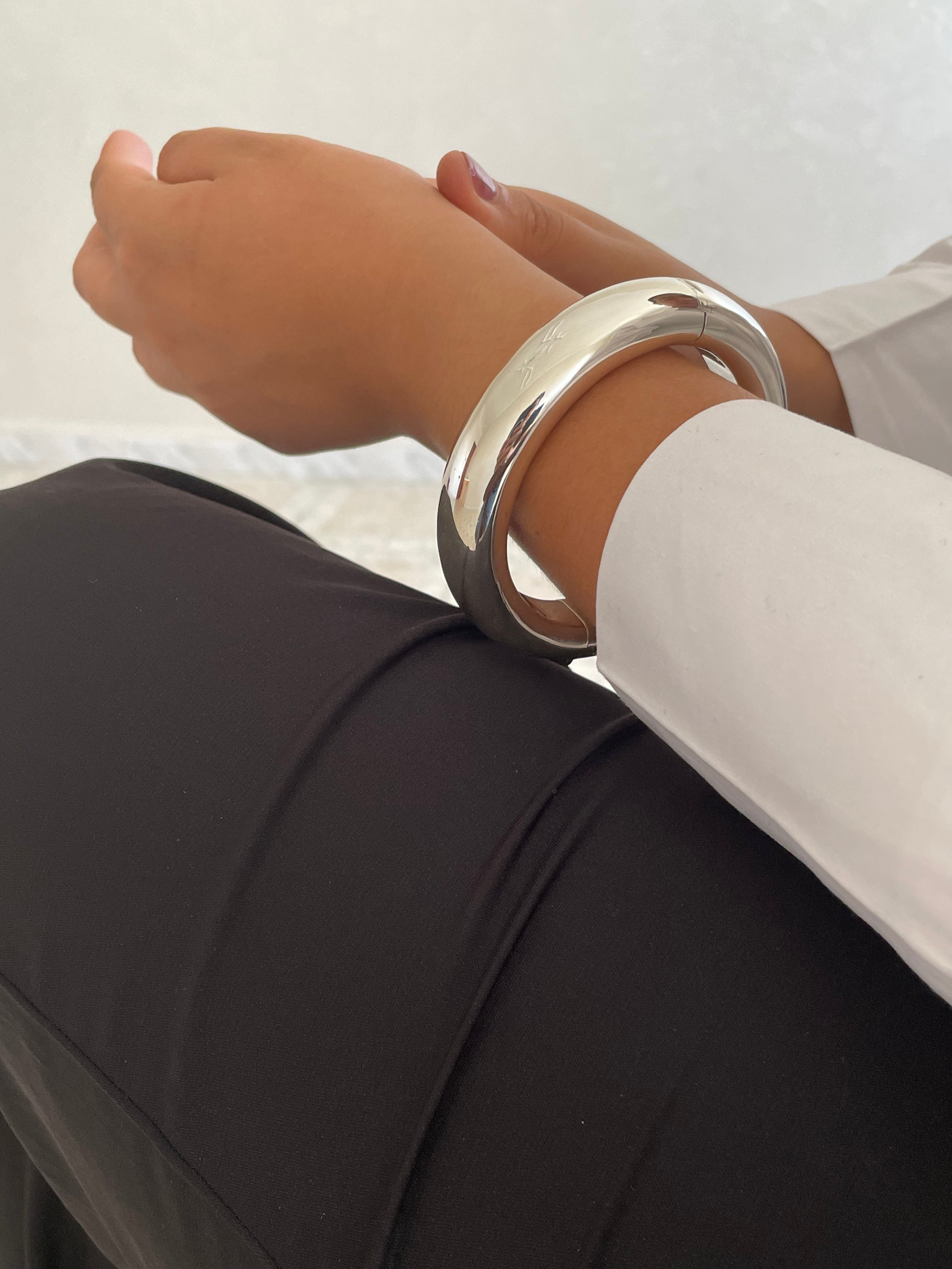 Sterling Silver Round Hinged Doughnut Bangle Bracelet