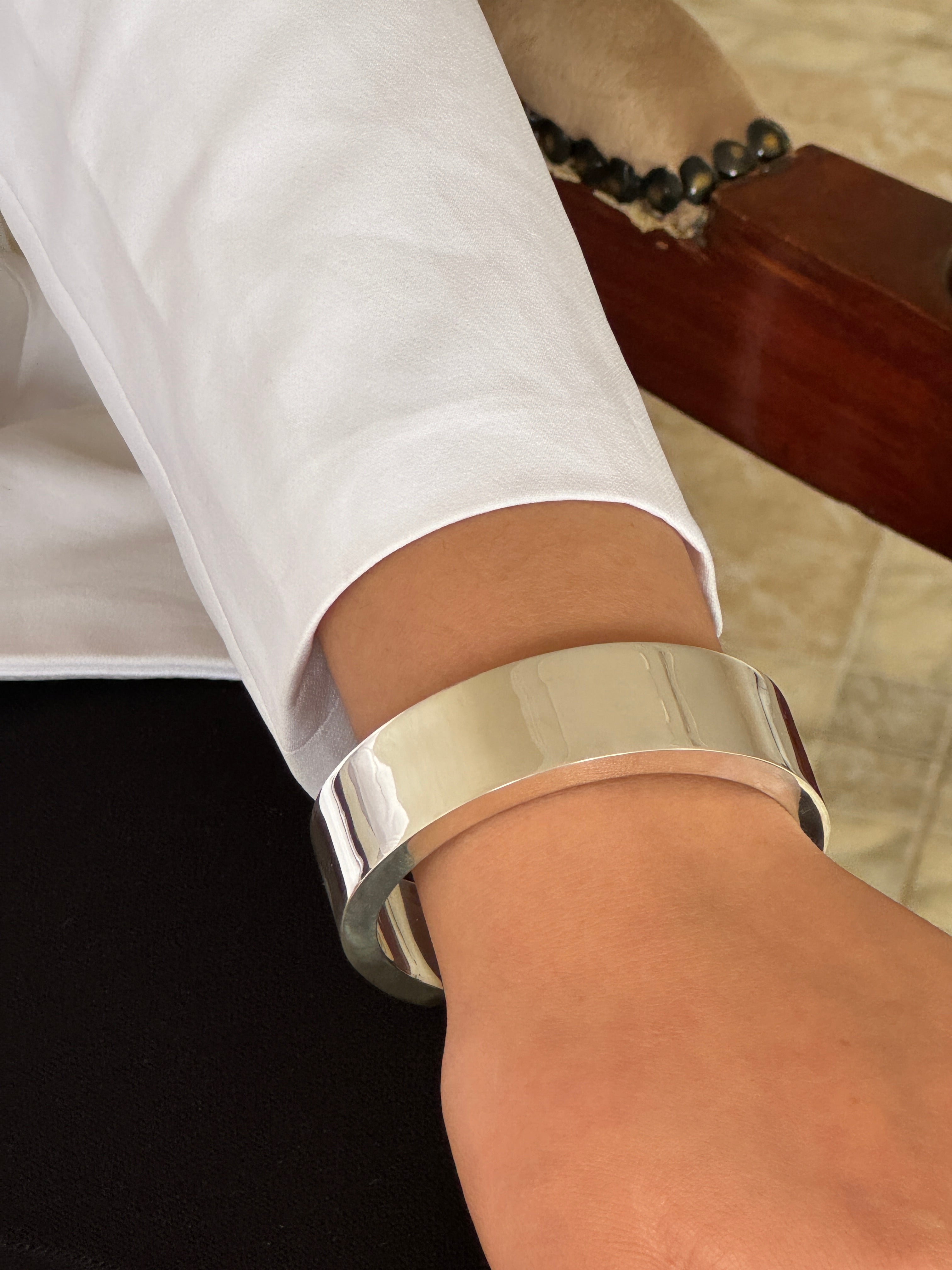 Luxury 925 Sterling Silver Cuff Bracelet for Men & Women – Unisex Elegant Jewelry