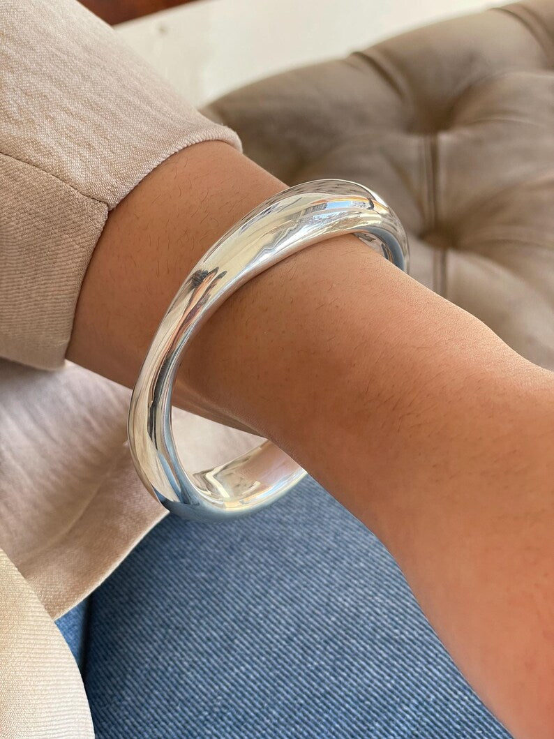 Retro Airess Asymmetrical Round 925 Sterling Silver Bangle