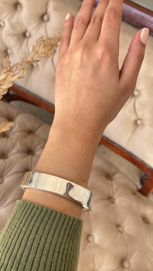 Sterling Silver Hinged Bangle Bracelet
