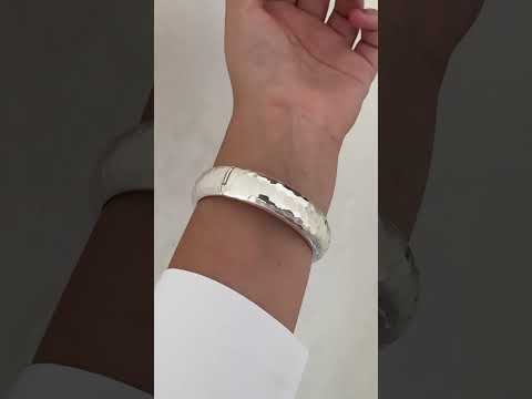 Sterling Silver Hinged hammered Bangle Bracelet