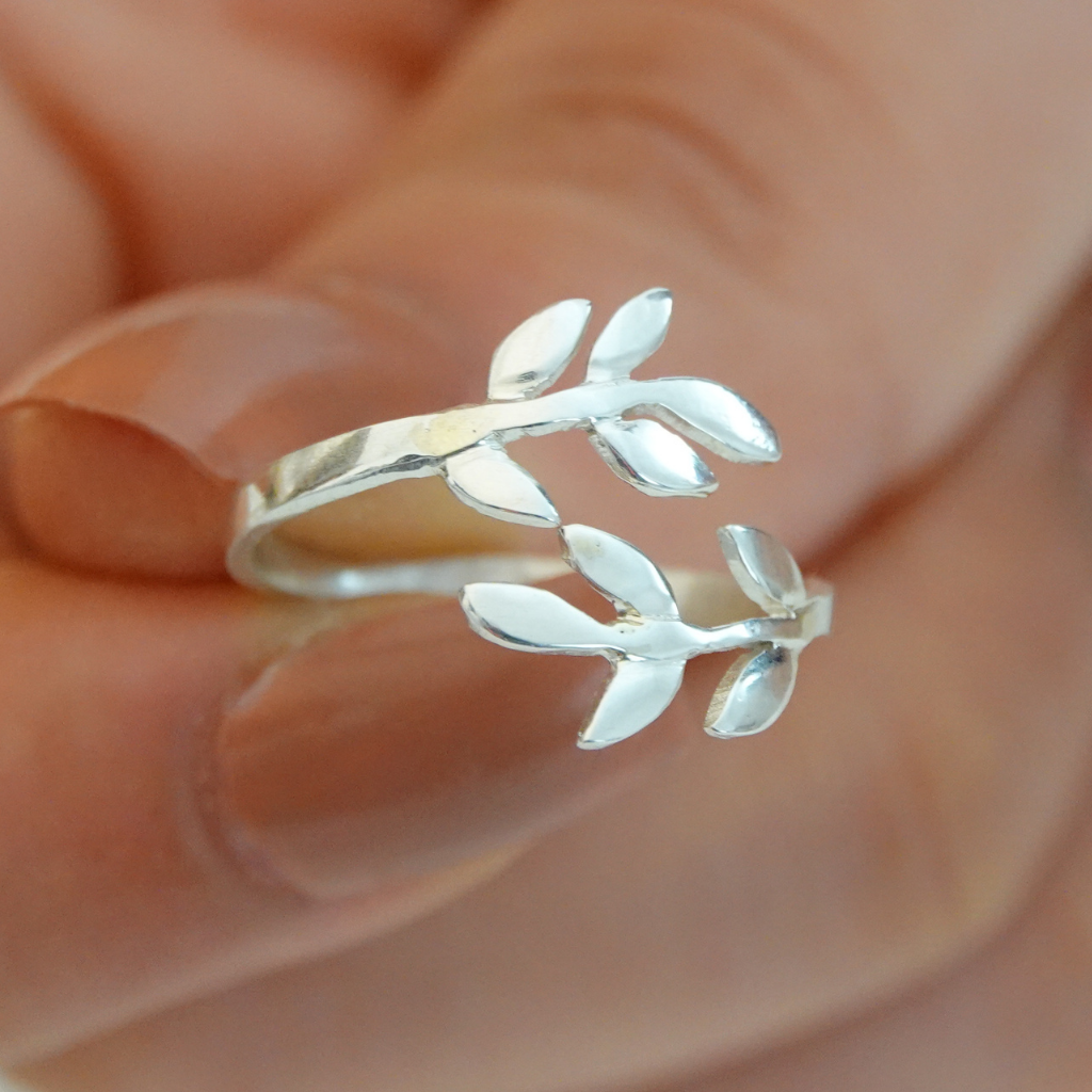 Silver leaf ring