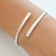 Open crossover hammered bangle