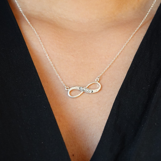 Dainty Infinity Necklace